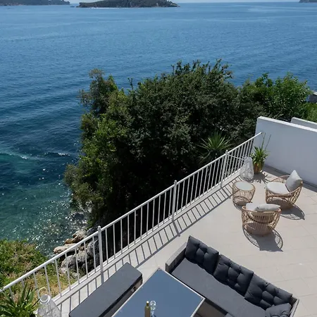 Thin Alos Skiathos Town